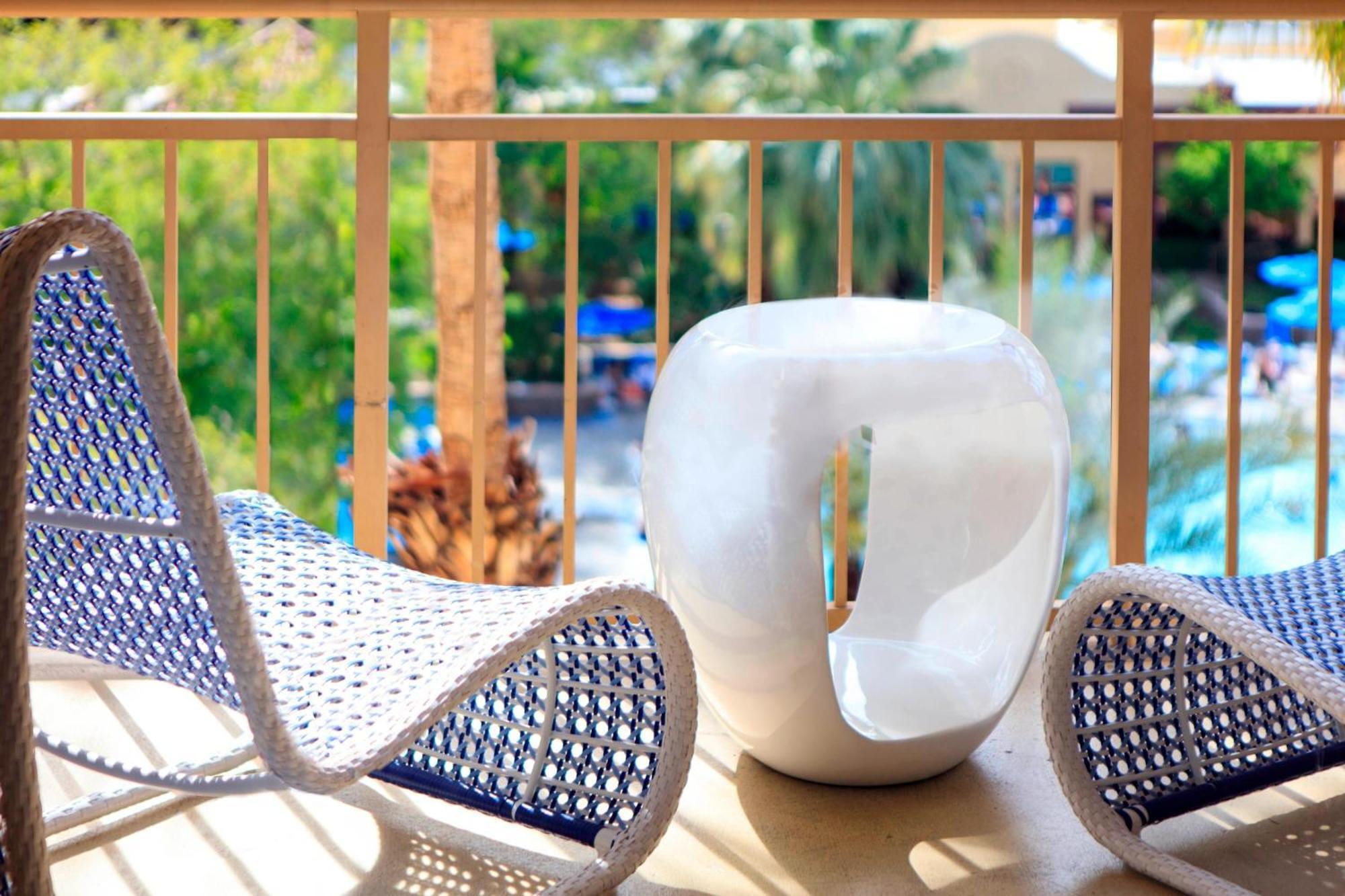 King Guest Room Poolside View No Resort Fees