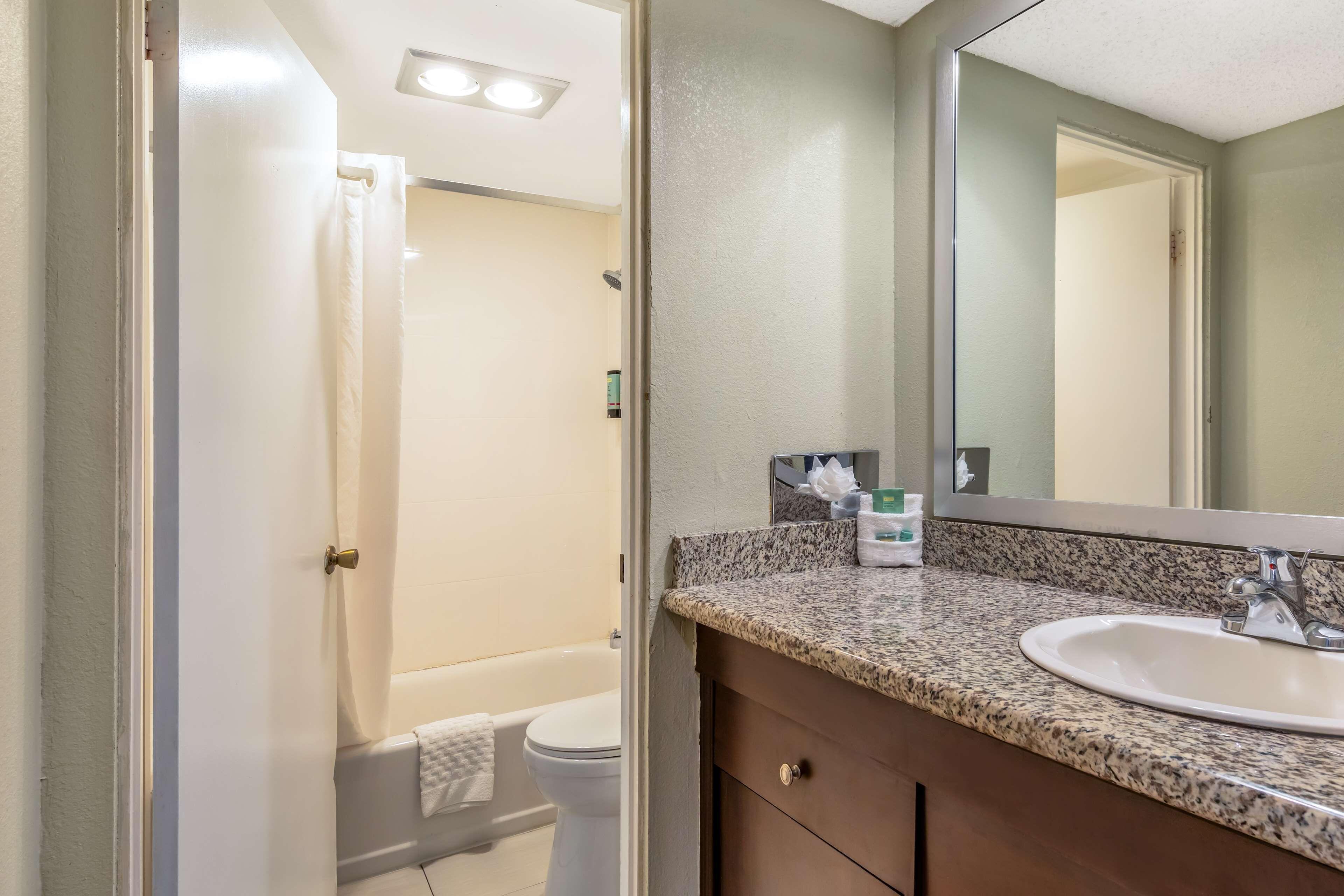 Two-Room Two-Level King Suite Two Double Beds Kitchen