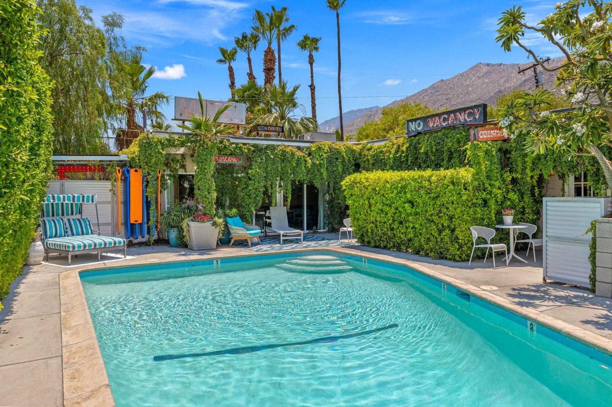Apartment Pool View