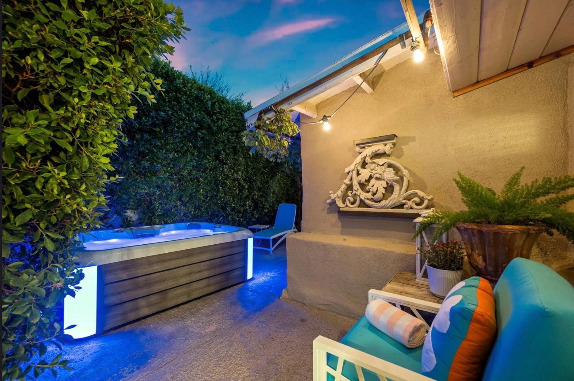 Apartment Pool View