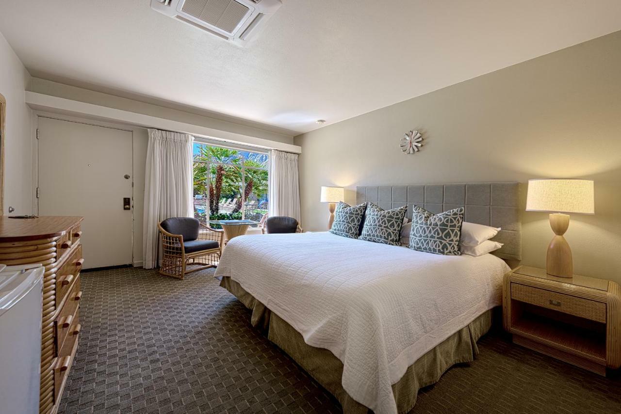 Modern King, Kitchenette