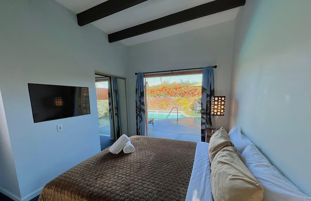 Atrium Palm Springs - G A Y Mens Resort-1