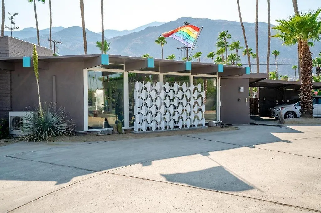 Inndulge Iconic Gay Men'S Resort-1