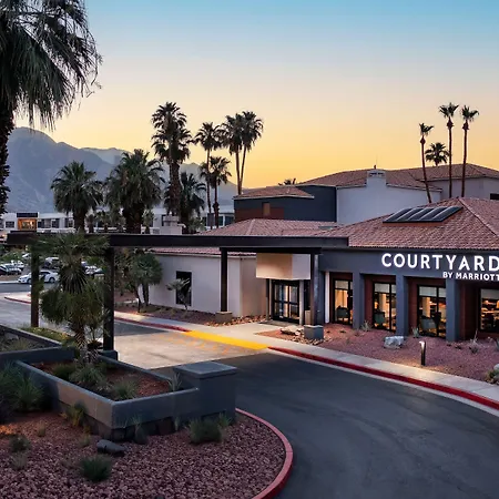 Courtyard By Marriott Palm Springs-3