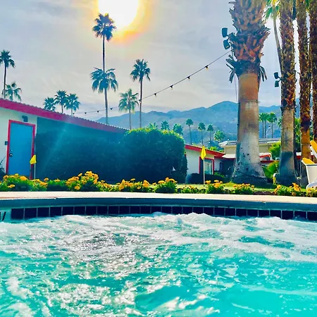 A Place In The Sun Hotel - Adults Only Big Units, 24H Heated Pool & Spa In 1 Acre Park Prime Location, Dog Friendly, Top Midcentury Modern Boutique Hotel-3