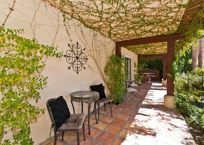 La Maison Hotel - Adults Only