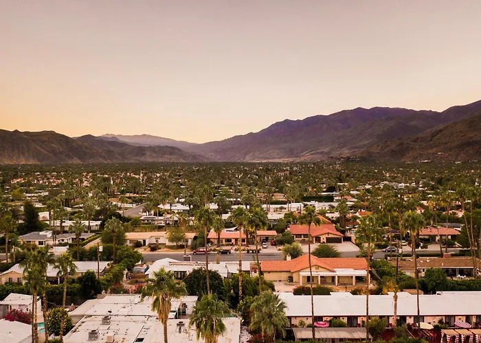 The Wesley By Avantstay Palm Springs