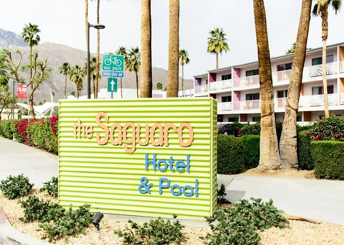 Palm Springs HotelsSaguaro