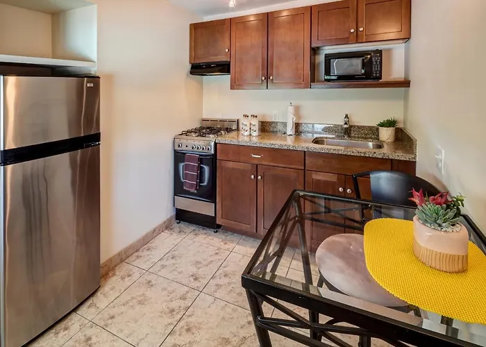 Avance Hotel Palm Springs